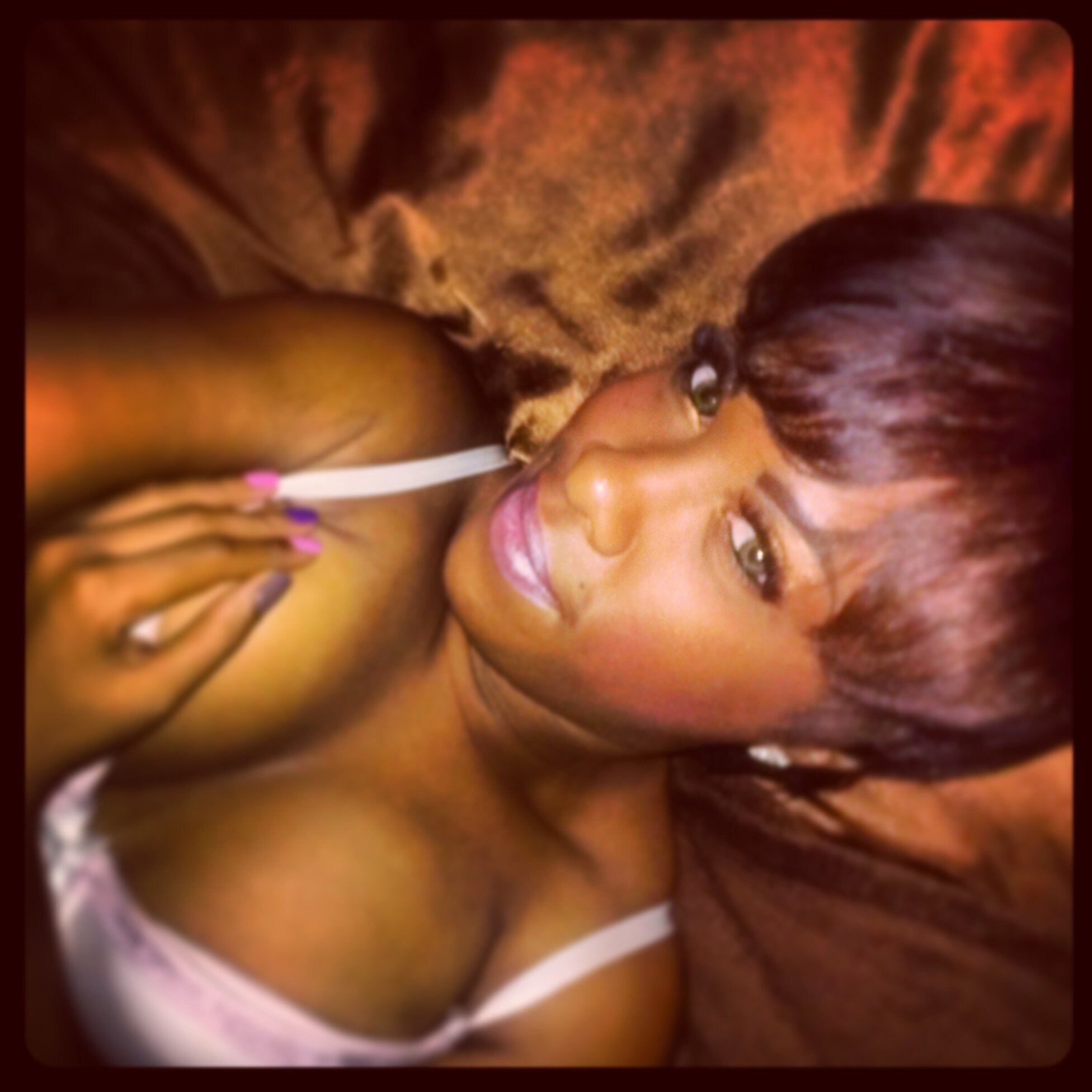 25,mother of 1,single and ready to mingle,in school,makin money,not lookin for friends right now