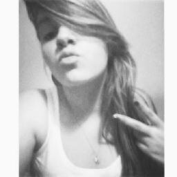 Você é uma pessoa mais que importante na minha vida, e que você chegou assim do nada e se tornou tudo na minha vida, e que me faz muito bem. Love you life ♥