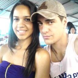 A sua vida só vai pra frente , depois q vc desapega das pessoas q te levam para tras.