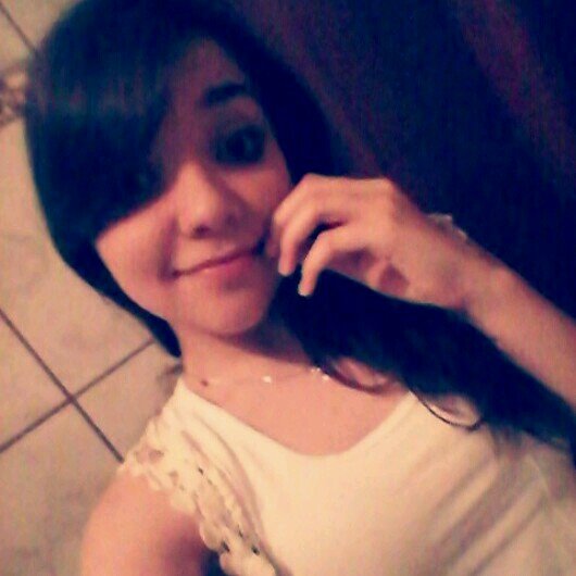 Tenho 16 anos,sou baixinha,amigos,familia e deus.Se nao gosta de mim foda-se, me segue ai u-u Minha e somente minha bebe @SaahVeneziani ♥