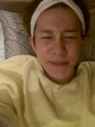 a_doublev89's profile picture. Do you wanna be? Black. 블락비 고나리하면 너 블락