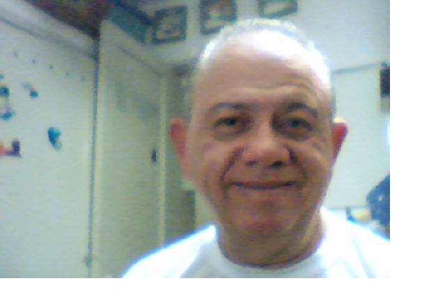 Sou feliz por que a vida me deu mais que merecia. Pai, esposo e amigo. Sou de São José dos Campos-SP