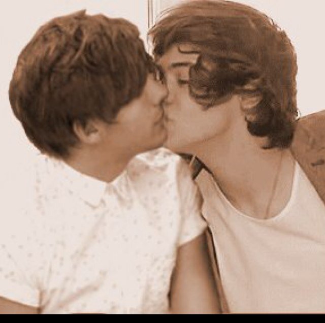 We're aiming to be one of the best fan accounts EVER! That follow button? I'd tap that. (; 0/5 0/4