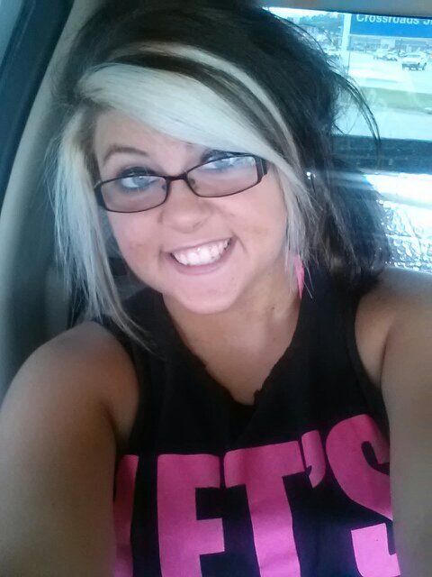 I'm a small town girl ...who loves to go muddin..do a little parting...and have a little fun :)