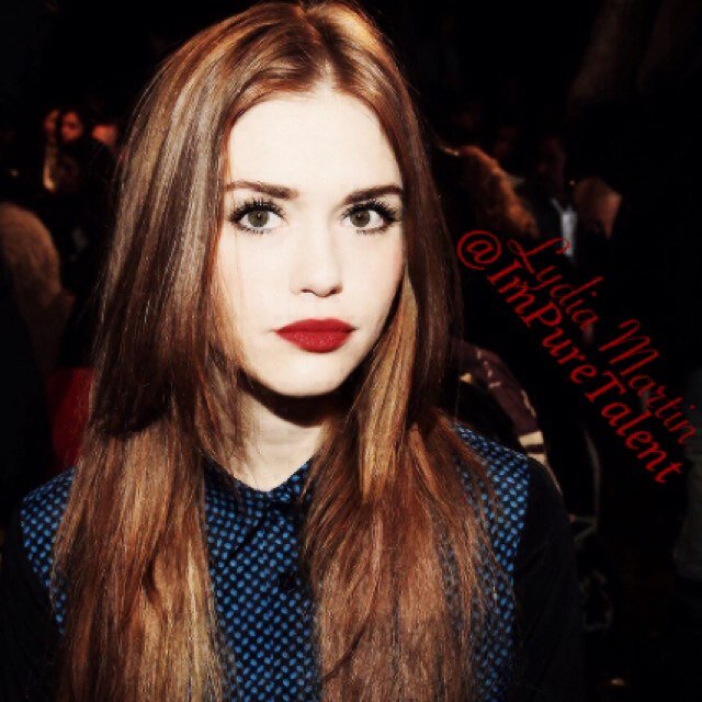 ~You can try to hide behind the mirror, but all you'll see is your inner demon that lies within your soul, fighting to escape.~ {RP|SL|Unclaimed|Literate}