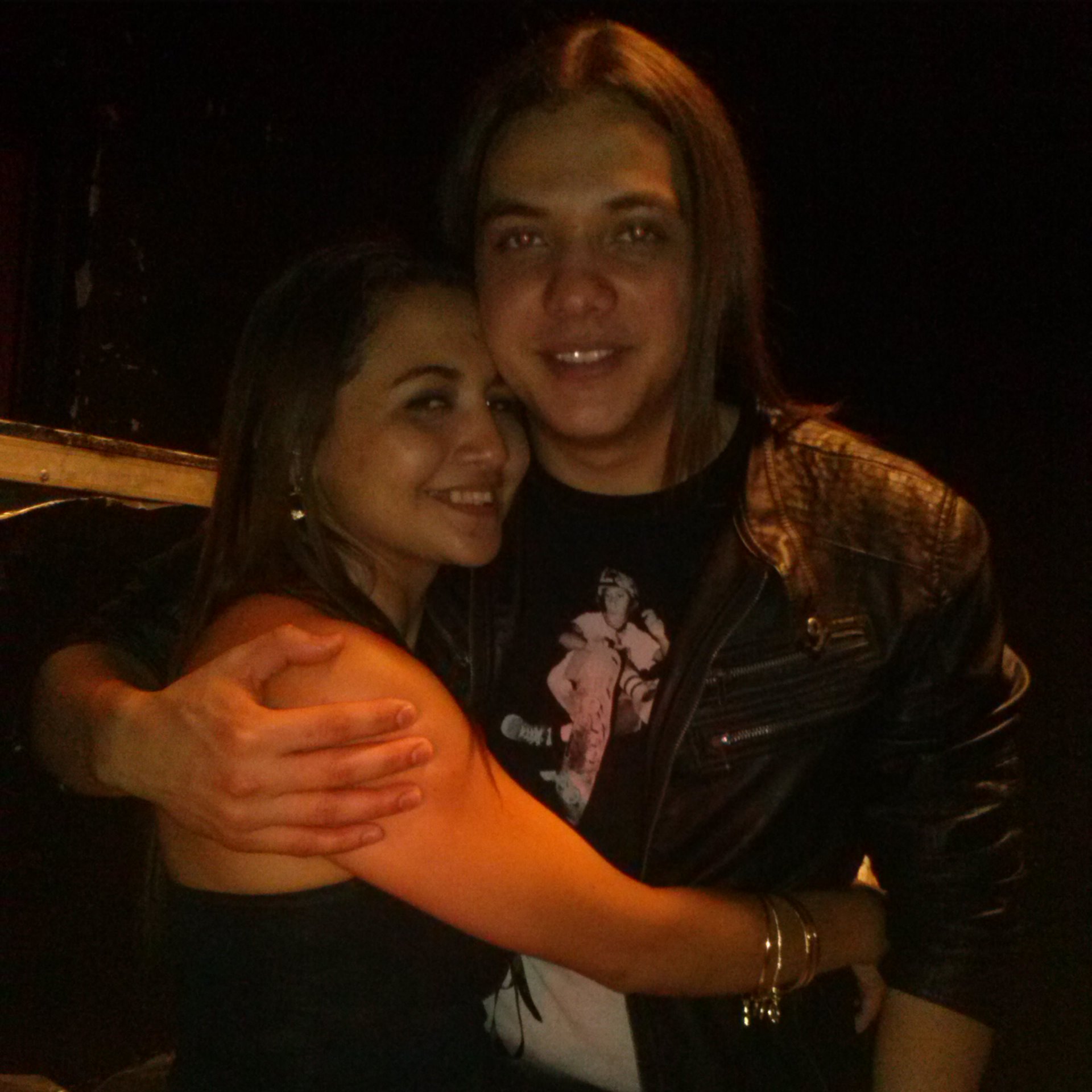 uma pessoa q vive buscando o melhor para todas as pessoas q ama,e q er louca por ele O MELHOR @wesleysafadao
