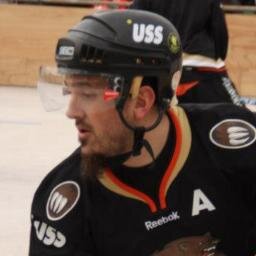 Orgulloso padre de Leyla, Diseñador Gráfico - Jugador/de Inline/Ice Hockey.