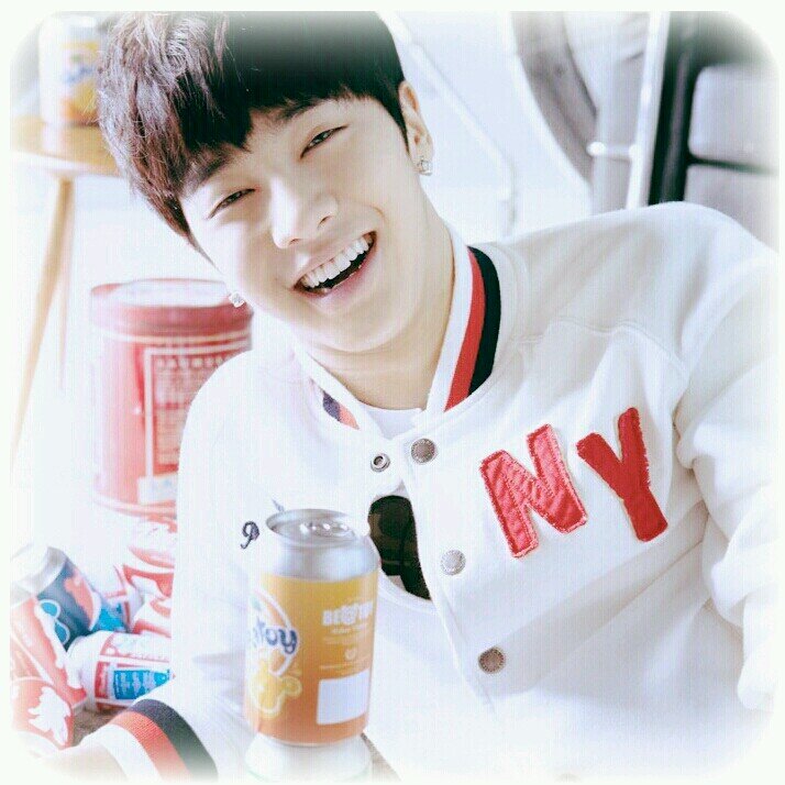 ก๊อกๆ*โค้ง* กระผมห้อยกวางแห่งอสูร ผมคือห้อยที่มีเสน่ห์
ผมน่ารัก น่าหยิก มาคุยกับผมนะครับ {03/08/13}
 #다예뻐bTH ♡