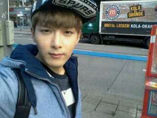 เรียกผมว่า.Kim Ryeowook หนุ่มน้อยน่ารัก ขี้อ้อน #JustBotNotReal @ryeong9 ฟอลแบคบอท100% Stat:12/08/2016 #Secretfam