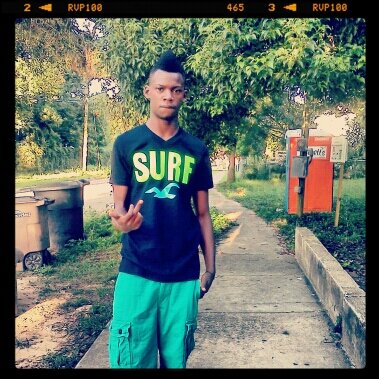 - FOE No Lackinn , RIP Daddy , RIP Lil Mack , RIP Yanna !! Follow Me @FOE_SelfMade . # Born Alone # Die Alone !!! 6th Ave