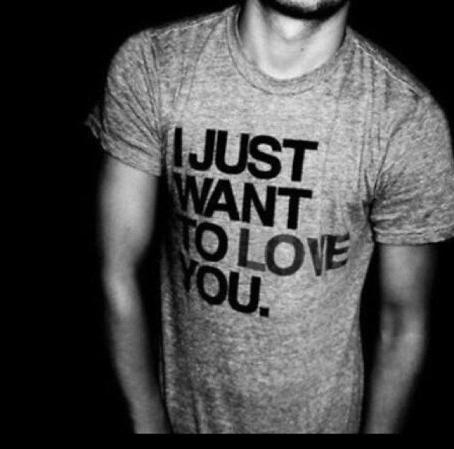 total romantic • semi pro soccer player ⚽️ • avid disc golfer • musician • mma fighter • your new obsession • est. 09.23.13