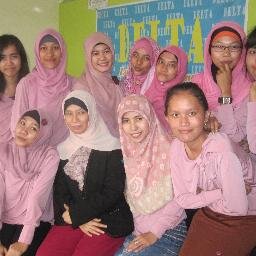 English for EVERYONE who needs English. Conv., TOEFL & TOEIC Prep, Translation ( Eng - Ind / Ind - Eng ), English for JOB SEEKER.Telp. 0711-8693810