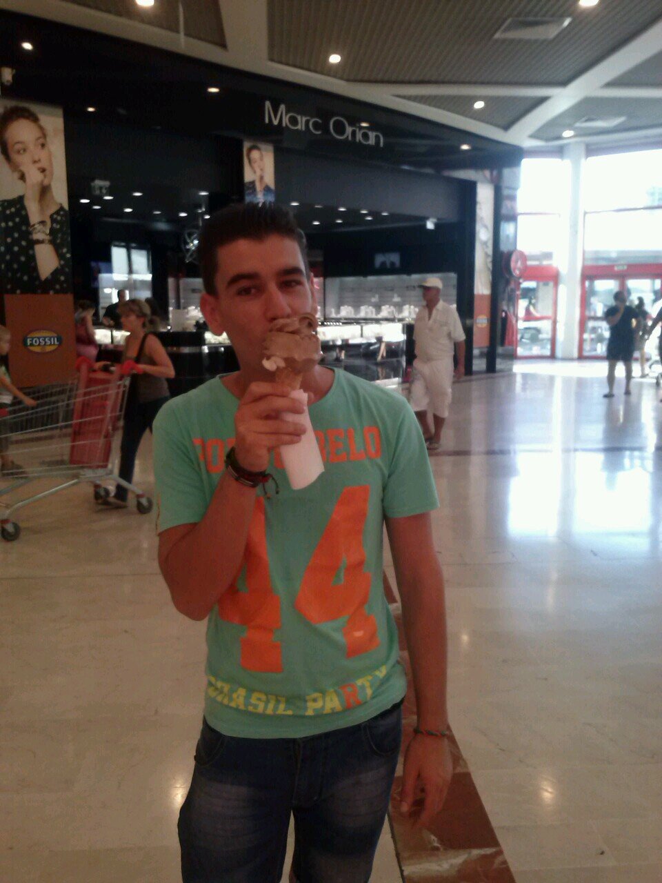 Don'T WoooRRyyy Beee HaaPPyy..=D jajaja