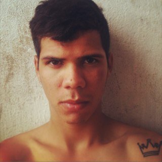 sou estranho, tenho 18 ano moro em arapiraca sou desimpregado então tenho todas as qualides pra vocês gosta deu! wdw