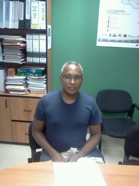 Vocero Estadal del Movimiento Bolivariano de Familia - Lara.  La unidad y la disciplina no son caprichos son armas para defender la revolución. por amor continu