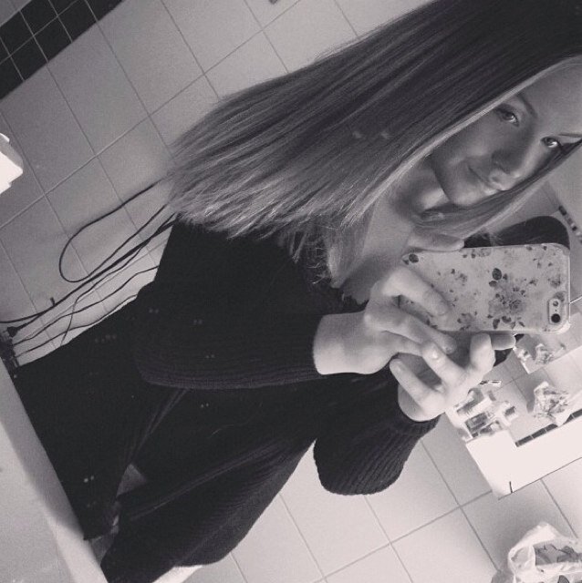 Hi! My name is Emilia and i'm 14 y/o girl from sweden, norrköping.
