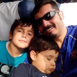 Periodista, Magister en Comunicación Política, azul de corazón y del 38%