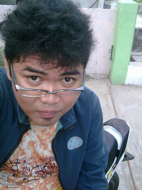 Pernah Bersekolah di STMIK Dipanegara Makasar 2009 - 2013...