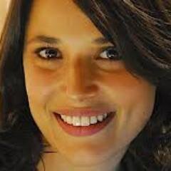 Sou Carismática e descontraída, Carol é uma doce mulher, com personalidade forte e corajosa.