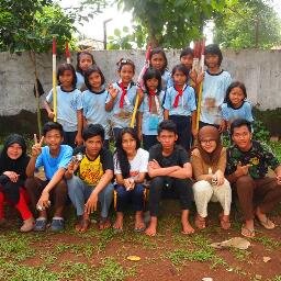 menciptakan sesuatu hal yang berbeda dari orang lain... :D dan jangan lupa Follow and mention Follback yahh ;)