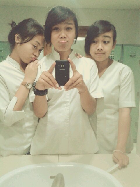 arytirthasuryan's profile picture. XIP1(mtv school),Oriflame(consultant),clothes shop and mention for follback