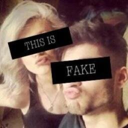 Nous avons découvert quelques détails qui nous ont mis des doutes à propos du couple Zerrie.  Ne pas plagier. ~LouanGold
 ( Follow by Mandy Jiroux. ) 21/06/14