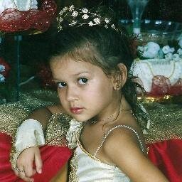 eu sou fãn loucaaa de the vampire diaries amoooo mtmtmt eles 3