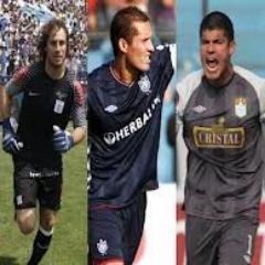 me encanta el futbol y admiro la labor de los arqueros por que son piezas fundamentales para sus equipos