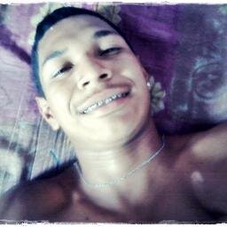 -    ;$    muitos te seguem , mais so deus que te acompanha 3