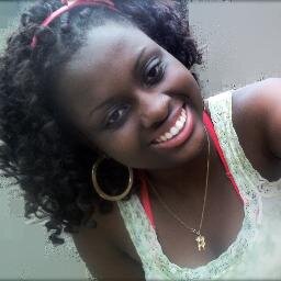 “O sorriso ea, mais pura arma , de uma mulher.“