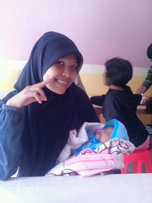 dienpuspitasari's profile picture. Social worker. Accounting. @untungkasirin's