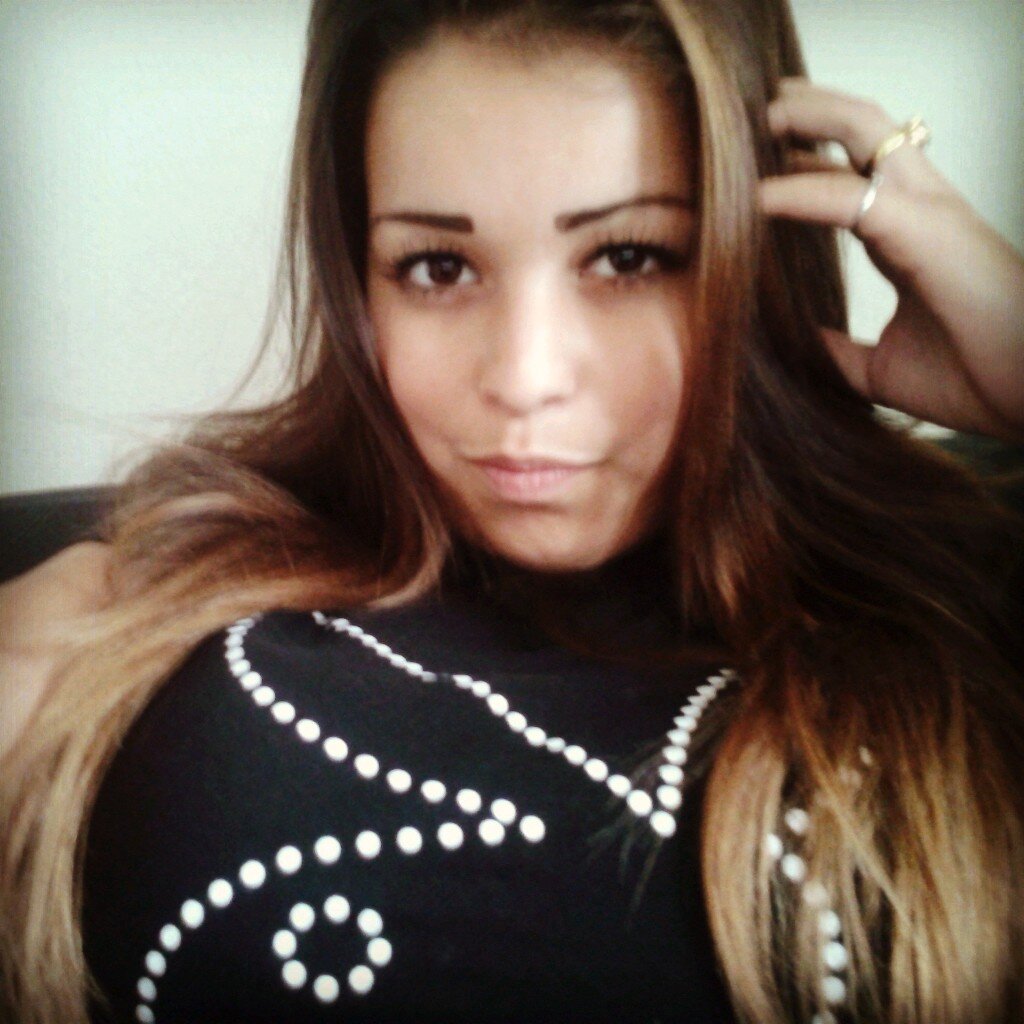 NF=FB' || ♥ . Leef je leven , geloof in je dromen .  Ikhouvanmebby @jariiwezep