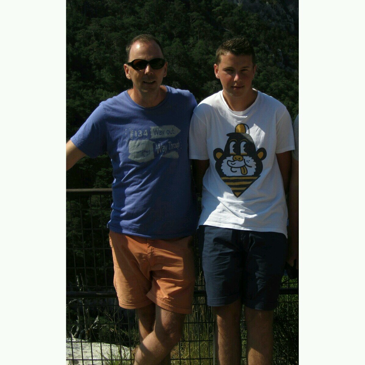 17 / Havo 4 / VV Smitshoek / Insta: Dennis96_ / snapchat: dennisssg