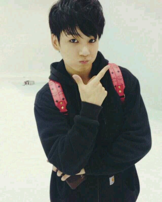 @143_rp ☆ Gold maknae ☆ 97 Liner ☆ im too cute to handle /slapped