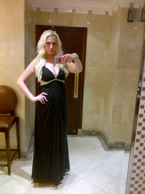 I'm young, fun, sexy and a very naughty girl!!! But life is for living so fuck it let's party hard!!