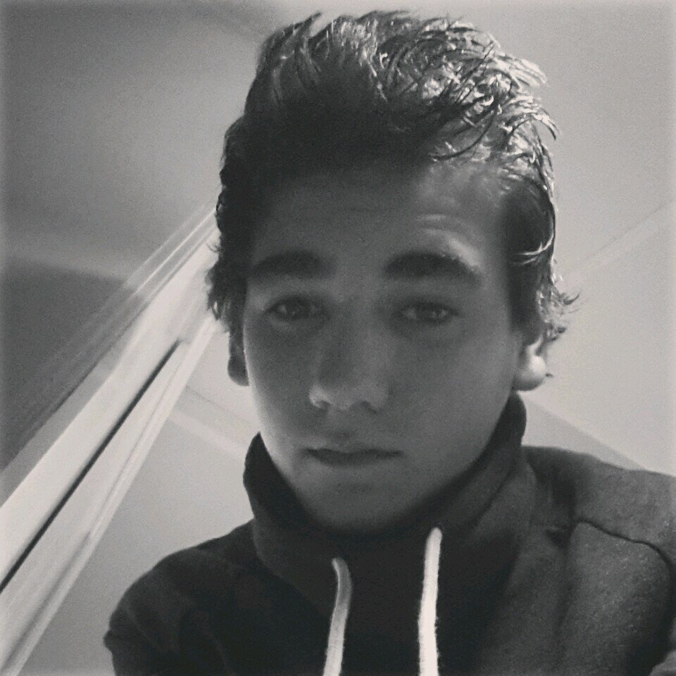 Ajaxx ! follow @vanaf11meter_ (;