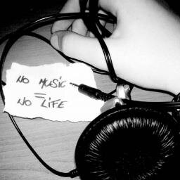 FlyRadio, Managerd by a 15year boy, layout self made , not 24/7 , enjoy ,  fly to the music!