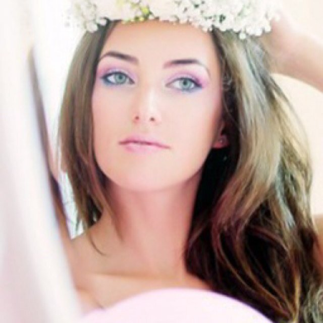Hair-Stylist & Make-up Artist