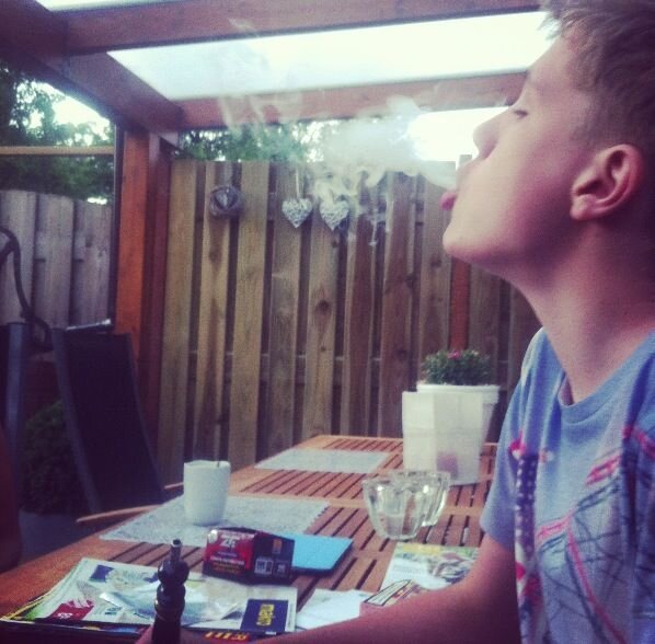 Me // 14 y/o // BB school houten // Duiven// Milka // longboarding // #TEAMAMERICANCOOKIES // gewoon #31dec