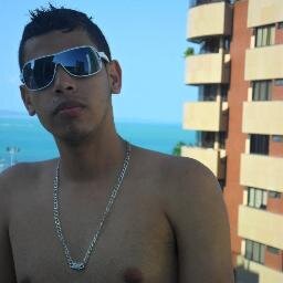 simplismente um cara legal idel ,legivel intelequitual, responsavel ,acolhedor...e muito mais