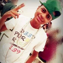 S.O.L.T.E.I.R.O Magrin & Pequeno :)) , ask : http://t.co/hHrDgtQ79u , facebook : https://t.co/EN2SKl9pw8 , && segue ? , sigo devolta