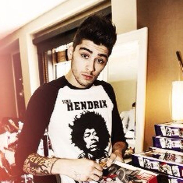 Hi, I'm Directioner, Beliber and Smiler from Russia Love One Direction soo much! In love with Zayn Malik❤ Follow me on instagram too: _elziii_ Happy B-day,Liam❤