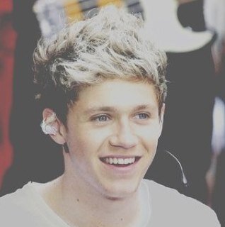 IT'S A FREE FOLLOW YEAHHHHHH NOW GO FOLLOW @NiallSmile____ THANK YOU LOVE YOU c: