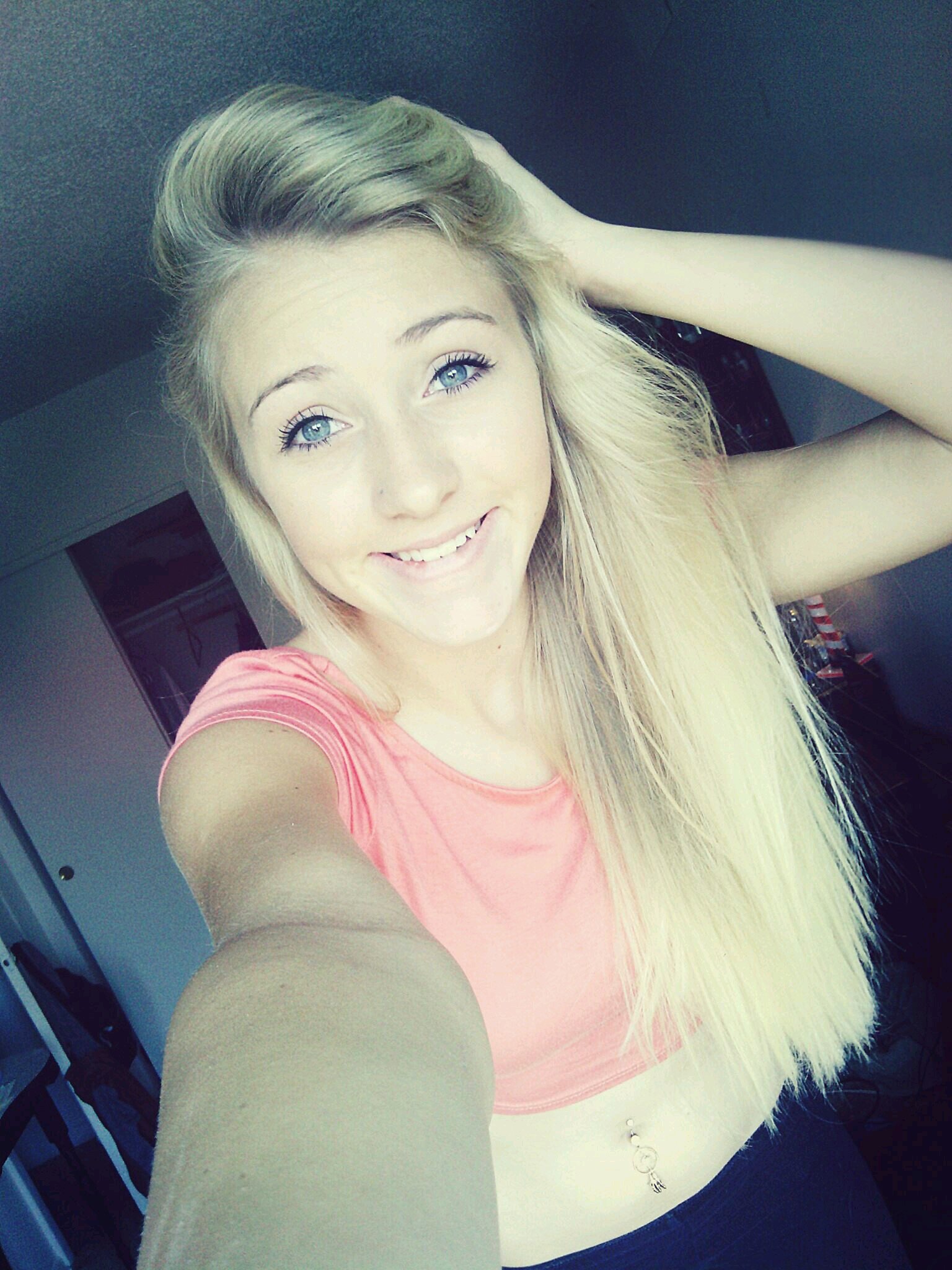 Hiya! Follow I follow back!! I'm a Directioner/Belieber! :D ●════════●♥●════════●