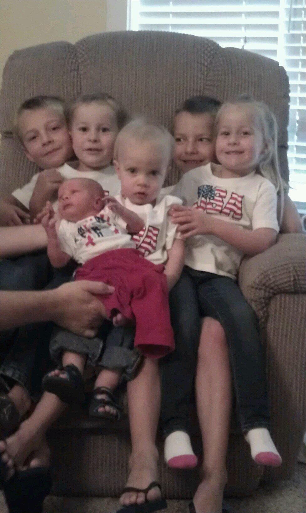 Idaho conservative stay at home mommy of 5 boys and 1 princess.