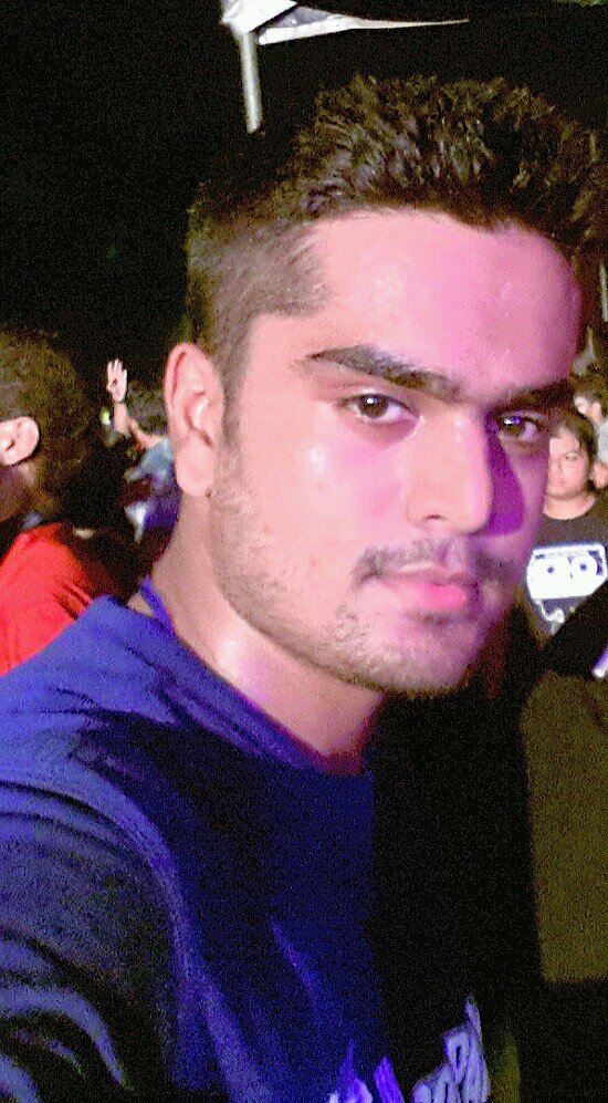 a 3rd year M.B.B.S. student...crazy for movies and cricket...my idol is my dad and narendra modi...