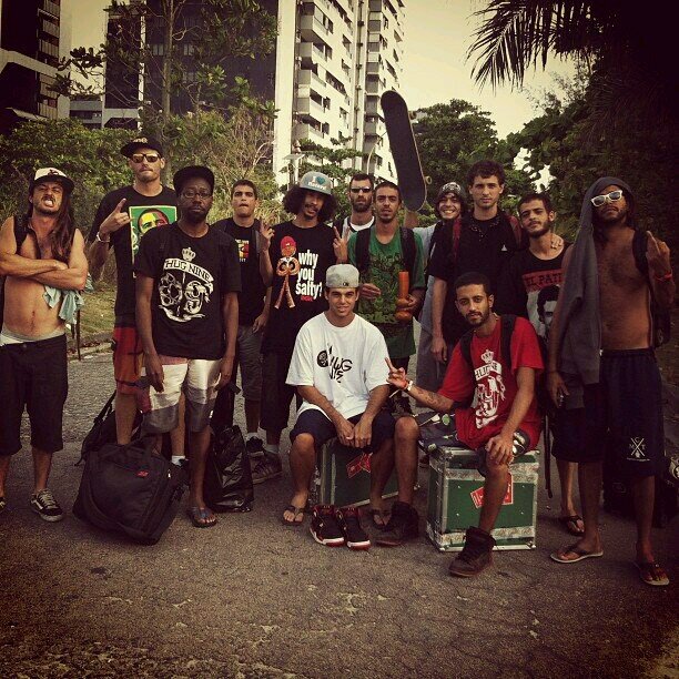 O melhor twitter com frases da Cone Crew ;)    Dono -- @Iruy_SD