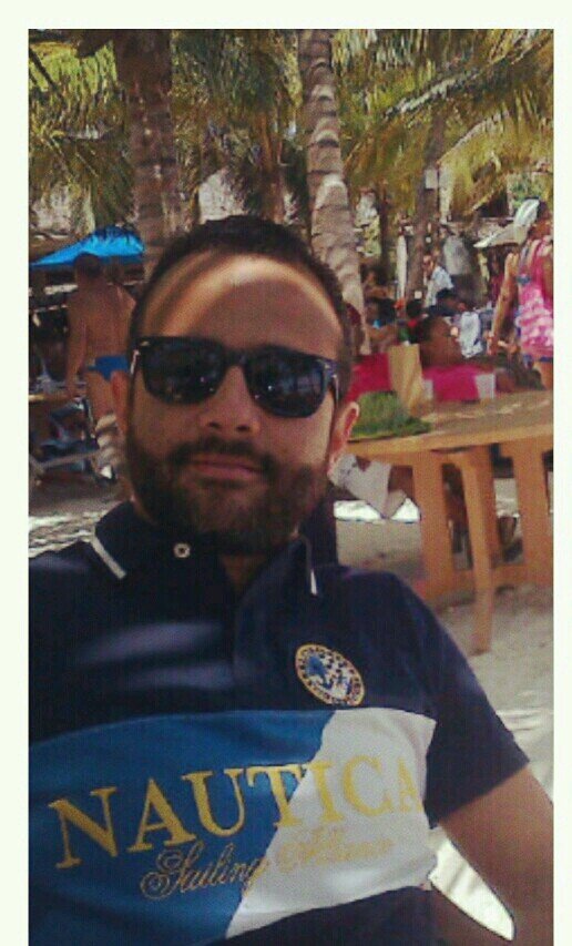 Amo a #Lachichy @galvislarcier, Papa de Edgar, Adicto a la pelota (Licey - Yankees) amigo de los amigos y bolerista frustrado.