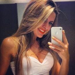 sei que havera quem me critique , mais saiba que a luz que me guia ,é bem mais forte que os olhos que me cercam...