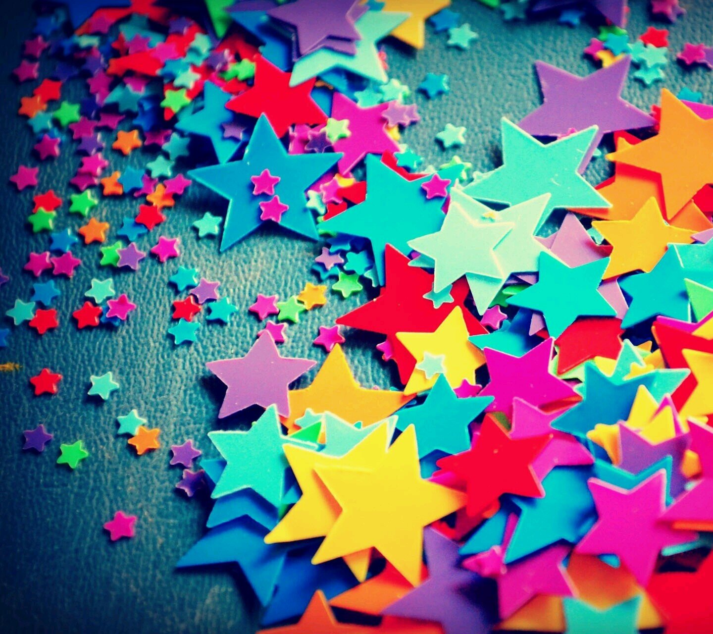 averagely unique teen, love fashion, pretty little liars and friends,  follow me I follow you :)